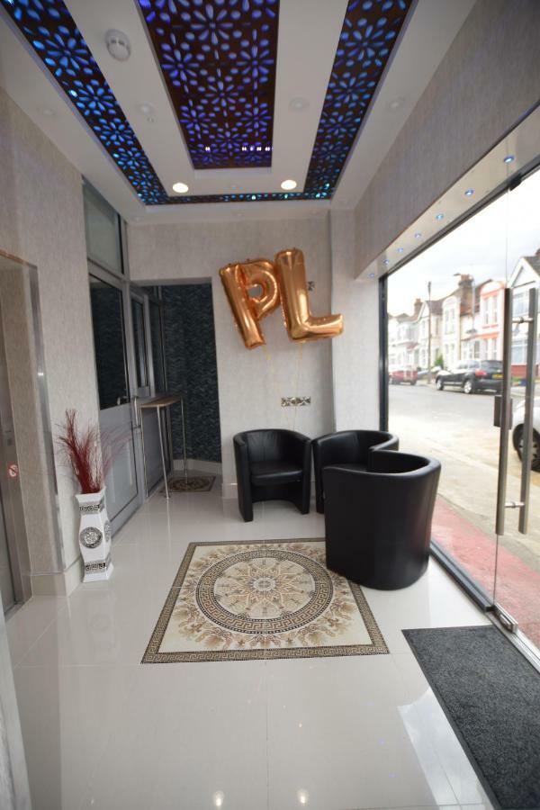 Premierlux Serviced Apartments Ilford Exterior foto
